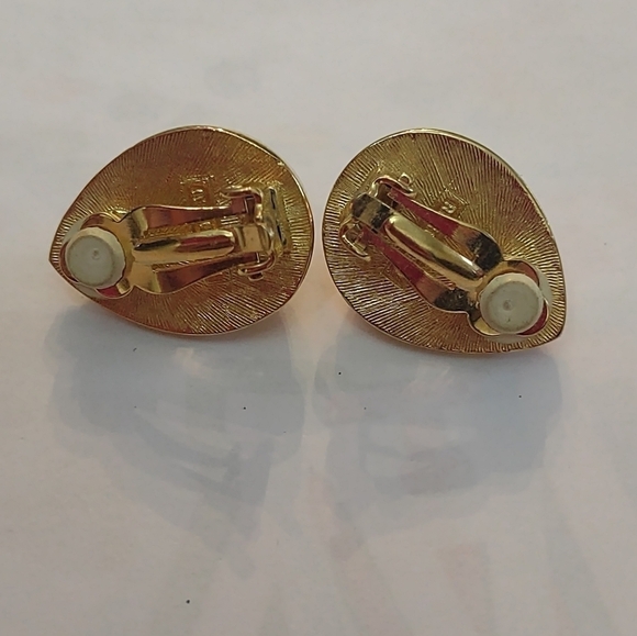Signed Richelieu vintage women's clip on earrings tear drop - Picture 4 of 6